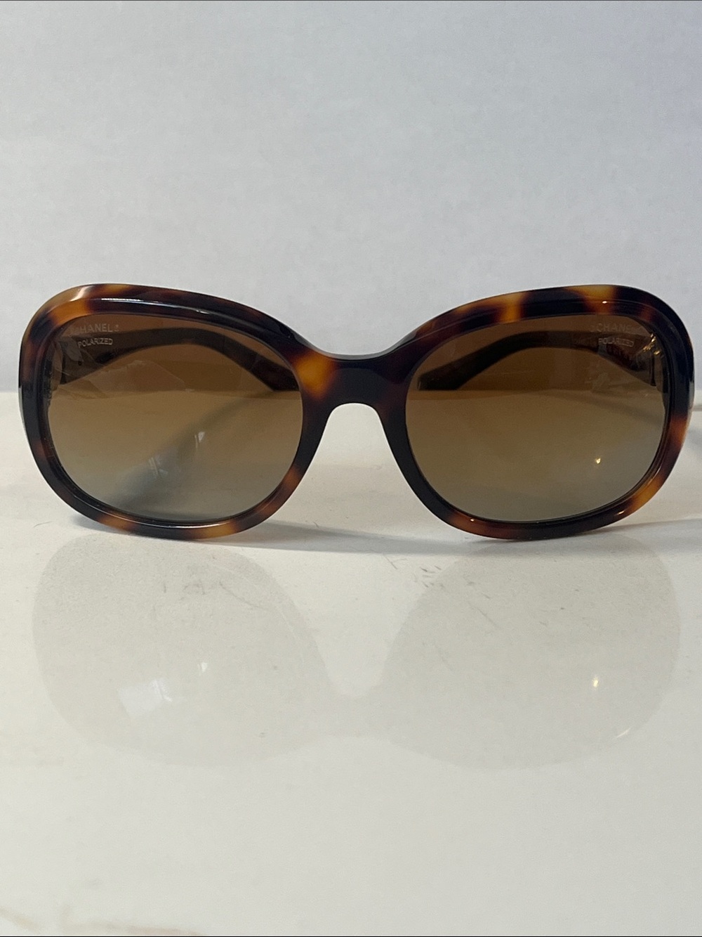 Authentic CHANEL Tortoiseshell Sunglasses with Brown Gradient Lenses 5286